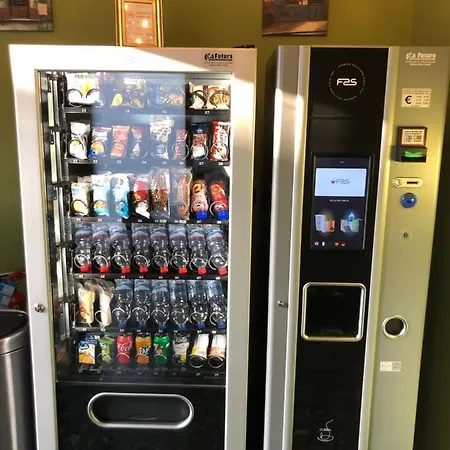 Villa Camilla Milano Metro 4 招待所 4*