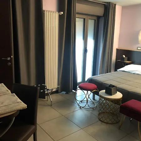 Villa Camilla Milano Metro 4 招待所