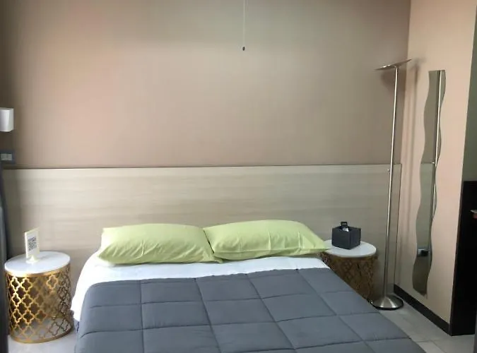 Affittacamere Camilla Metro 4 4*